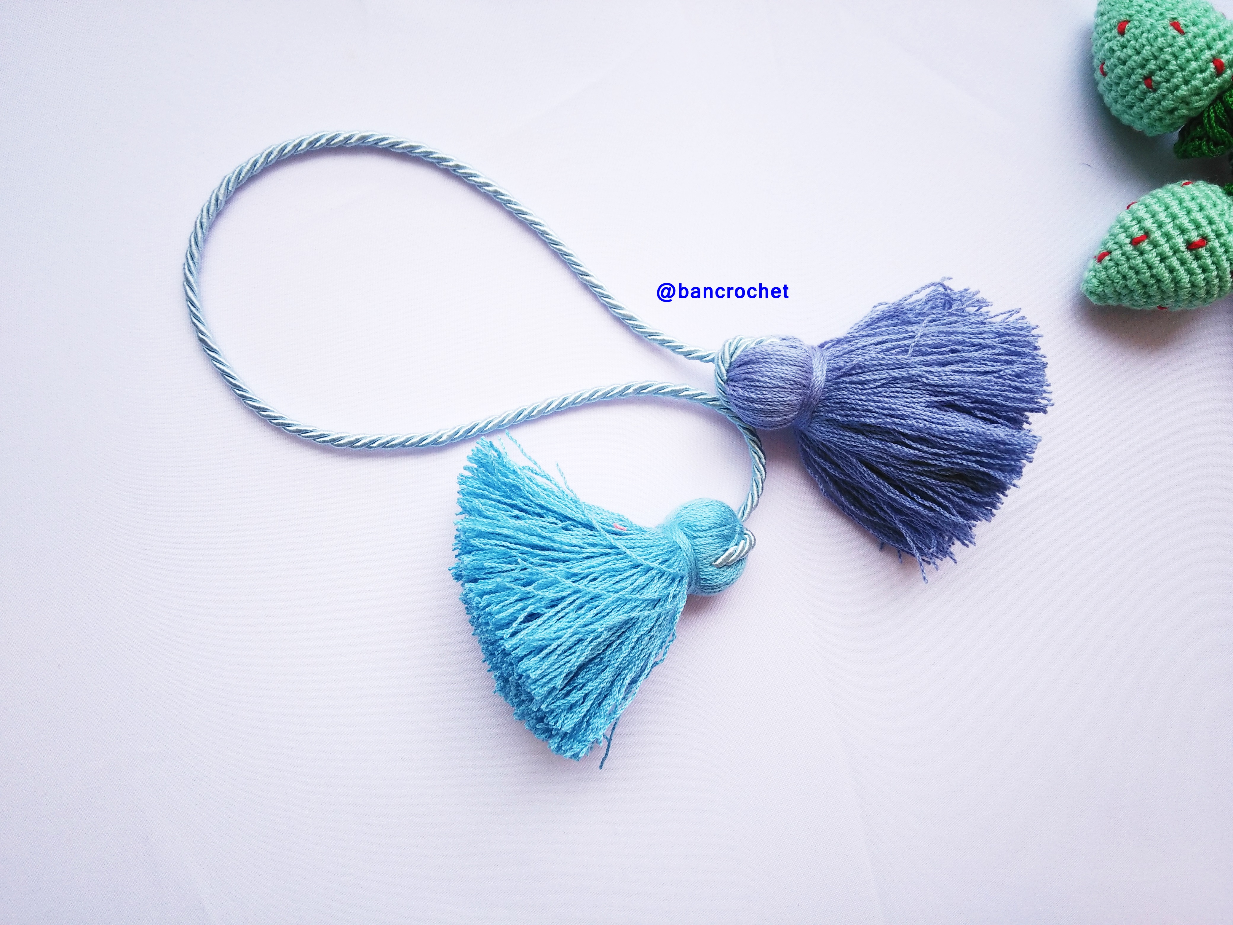 Bancrochet พู่ห้อยกระเป๋า/ที่ห้อยกระเป๋าแฮนด์เมด Tassels keychain hanging for bags หลากสี 4 นิ้ว