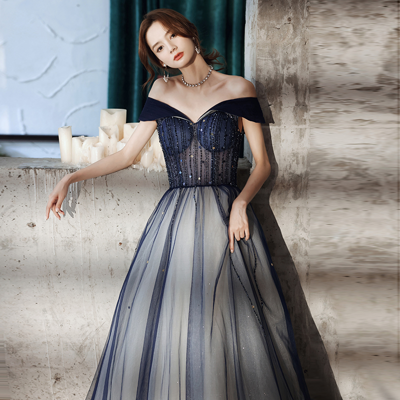 ชุดราตรี ชุดราตรีสวยหรู แบบ ทันสมัย Evening dress