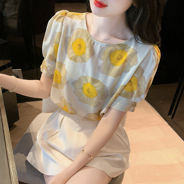 เสื้อเชิ้ตแขนยาววัยรุ่น ลายสวยๆ แบรนด์ YIL AN