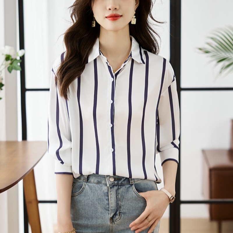 เสื้อเชิ้ตผู้หญิงแขนยาว เสื้อเชิ้ตผู้หญิงใส่ทํางาน 390 บาทต่อชิ้น ฟรีค่าจัดส่ง