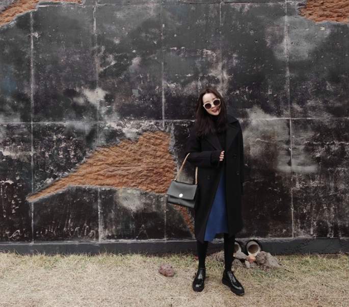 OverCoat เสื้อโค้ทกันหนาวตัวยาว สีดำ Classic เข้าได้กับทุกชุด งานดี ผ้าวูลเนื้อดี บุซับในกันลมอย่างดี พร้อมส่ง