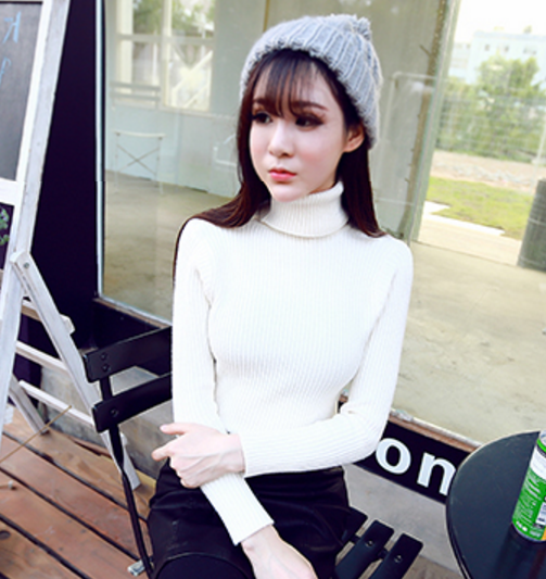 เสื้อไหมพรมคอเต่า สีขาว ทอลายทาง ยืดได้เยอะ ผ่าไม่หนา พร้อมส่ง white
