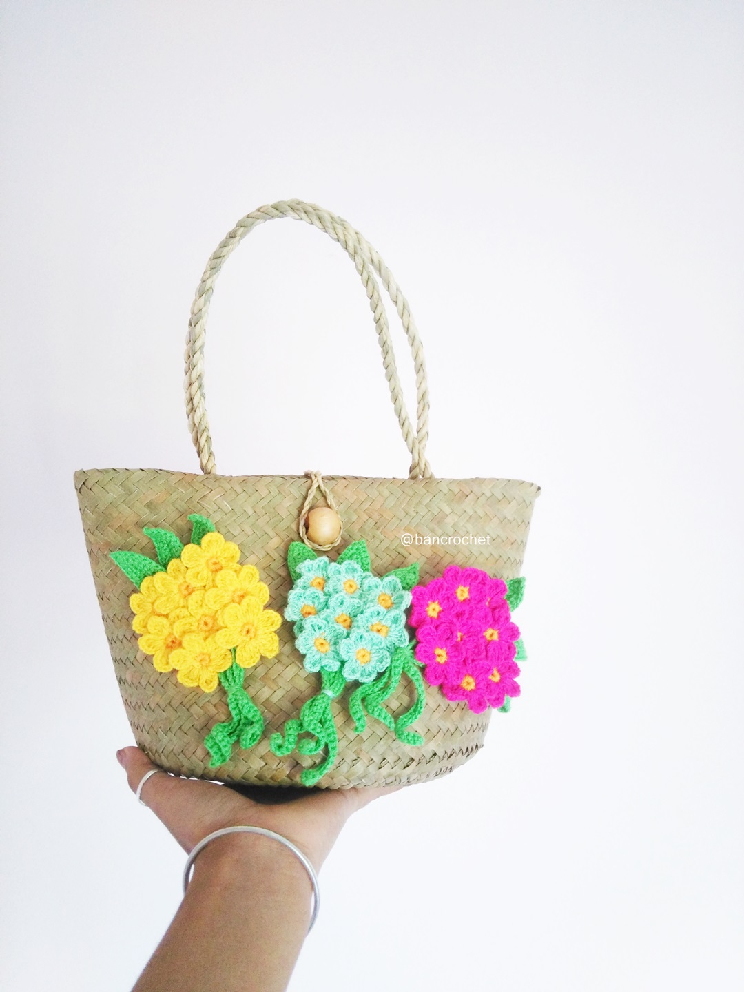 Bancrochet กระเป๋าสานกระจูดประดับดอกไม้ grajood basket weave bags คละสี 7*10*7*12 นิ้ว
