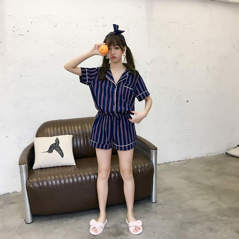 ชุดนอนลายทาง น่ารัก แถมที่คาดผมสุดแบ๊ว พร้อมส่งเลยจ้า