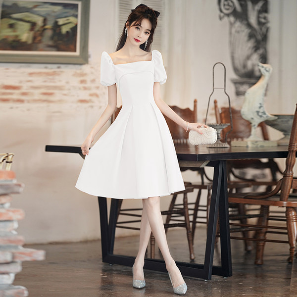 ชุดราตรี ชุดราตรีสวยหรู แบบ ทันสมัย Evening dress