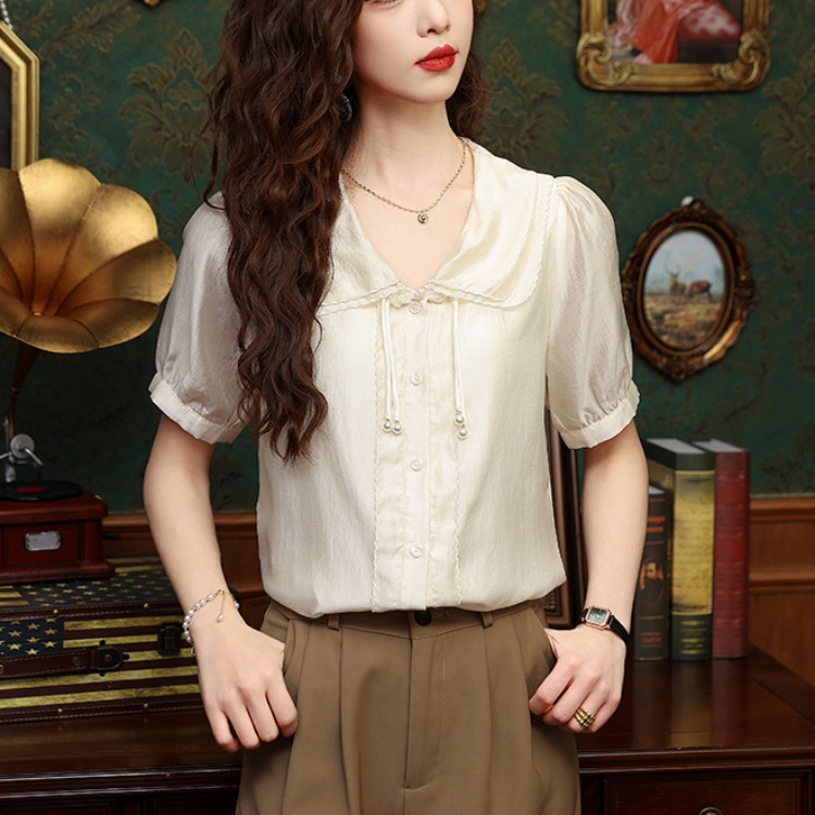 เสื้อเชิ้ตผู้หญิงใส่ทํางาน 390 บาทต่อชิ้น ฟรีค่าจัดส่ง