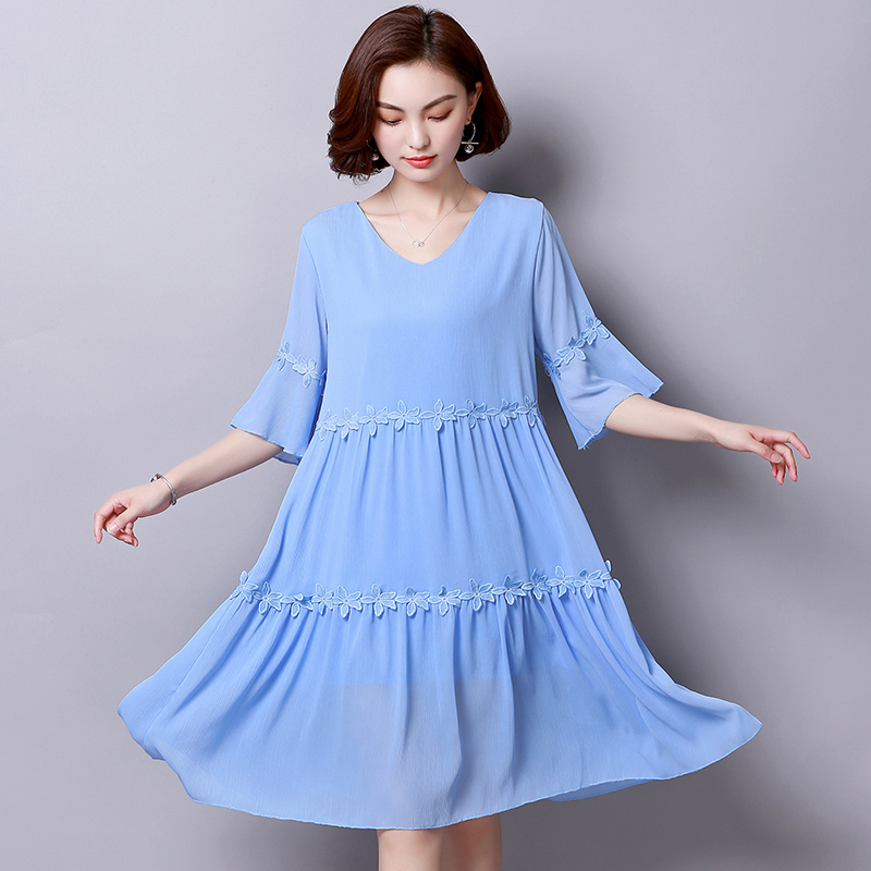 Dress4409 เดรสทรงสวยสีพื้นฟ้าแต่งลูกไม้ แขนสามส่วนระบาย มีซับในอย่างดีทั้งชุด ผ้าชีฟองเกรดพรีเมียมเนื้อดีมีน้ำหนักทิ้งตัวใส่แล้วดูเพรียว งานดีดูสวยแพง ใส่ออกงานได้