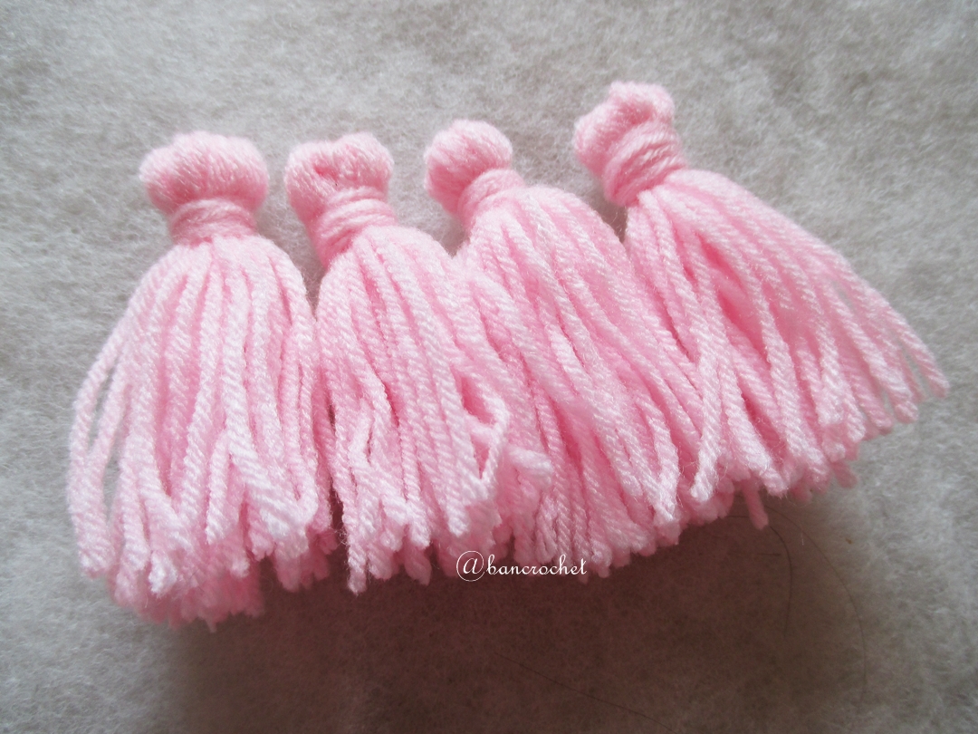 พู่สีชมพูอ่อนโครเชต์ ไหมพรม 4 ply tassel crochet acrylic yarn 4 ply