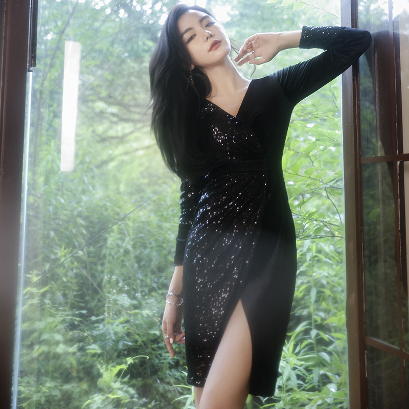 ชุดราตรี ชุดราตรีสวยหรู แบบ ทันสมัย Evening dress