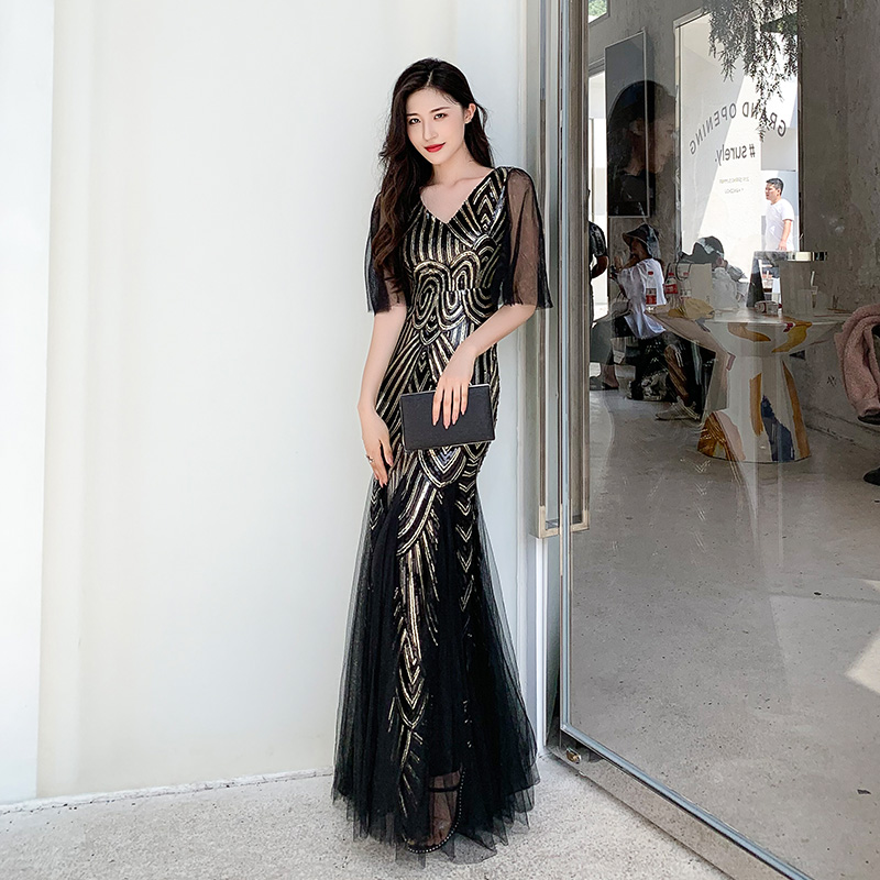 ชุดราตรี ชุดราตรีสวยหรู แบบ ทันสมัย Evening dress