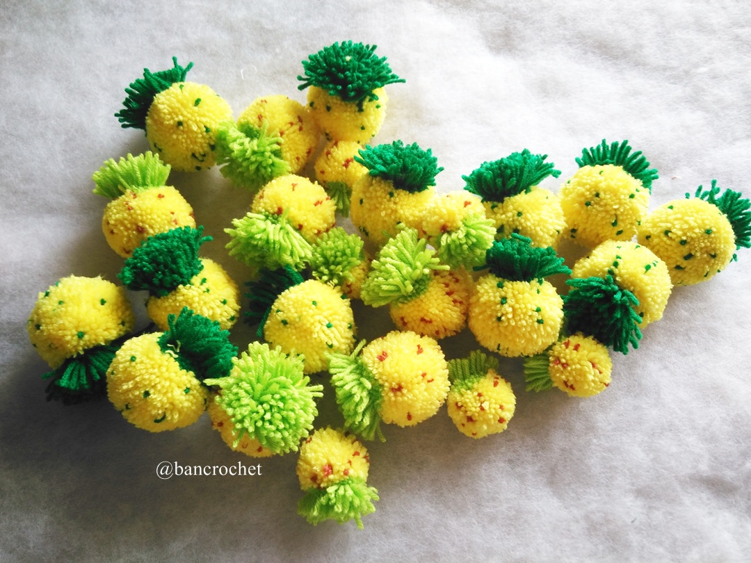สับปะรดปอมปอม pom poms fruits เหลือง 2 นิ้ว