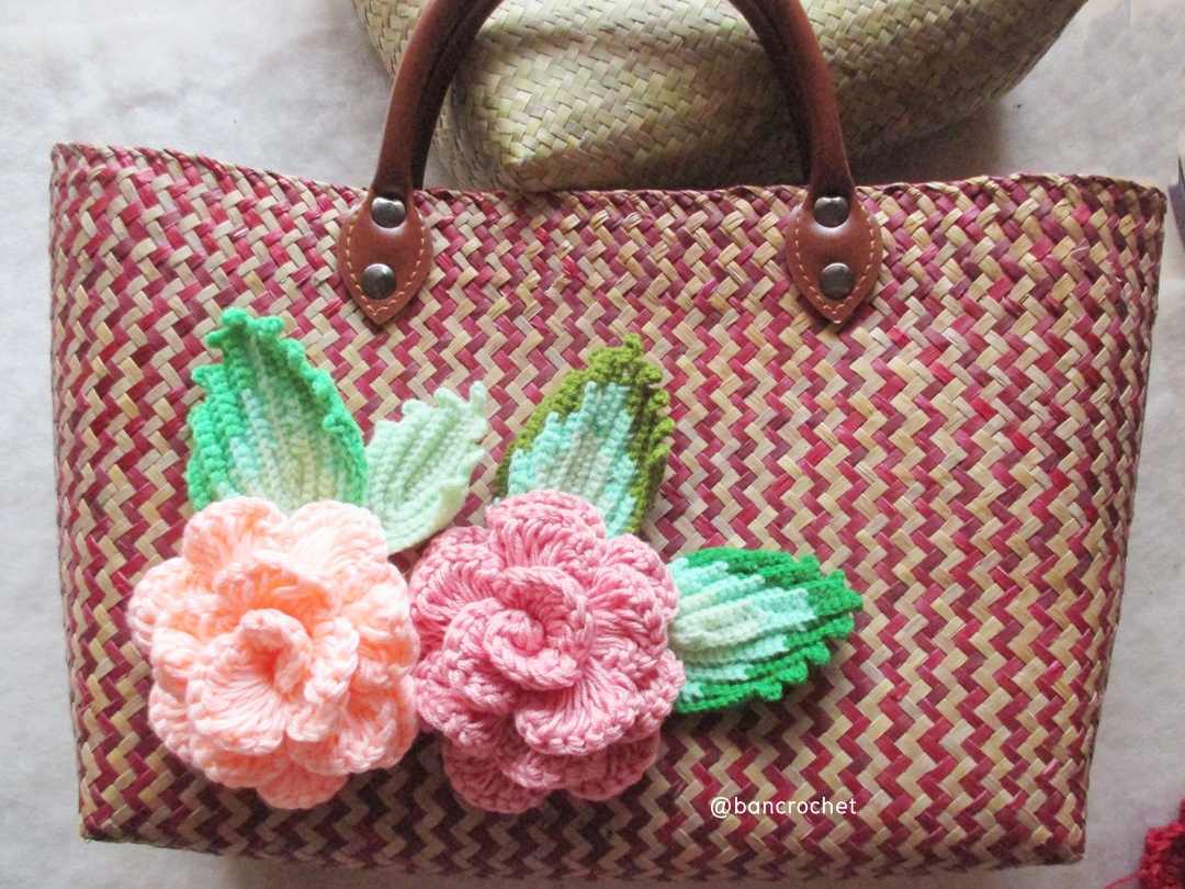bancrochet กระเป๋ากระจูดสาน ประดับดอกไม้ ขนาด 10*14*5*15 นิ้ว basket weave bags ธรรมชาติ 10*14*5*15 นิ้ว