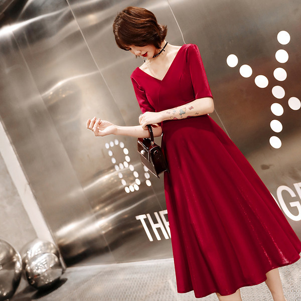 ชุดราตรี ชุดราตรีสวยหรู แบบ ทันสมัย Evening dress