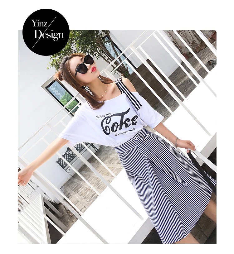 Set_bs1789 ชุดเซ็ท 2 ชิ้น(เสื้อ+กระโปรง) เสื้อทรงโอเวอร์ไซส์เปิดไหล่เฉียงแต่งสายบ่าเข็มขัดผ้าคอตตอนเนื้อนุ่มยืดหยุ่นสูง+กระโปรงยาวลายริ้วสีขาวกรมซิปหลังผ้าโพลีเนื้อดีใส่สบาย งานเซ็ทเข้าชุดสุดน่ารัก ดีเทลเก๋ๆ ดีงาม แมทช์ได้ลงตัวเข้ากันดูดี