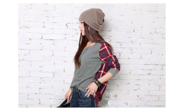 เสื้อผ้าแฟชั่นสไตส์เกาหลี เสื้อแขนยาว พร้อมส่ง ด้านหน้าสีเทา ด้านหลังแต่งลายสก็อตสีโทนแดงน้ำเงิน same pic