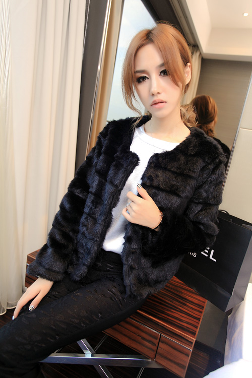 เสื้อคลุมขนนิ่ม ฟูๆ นิ่มๆ ดูดีสุดๆ เลือกสีที่พร้อมส่งด้านในได้เลยจ้า