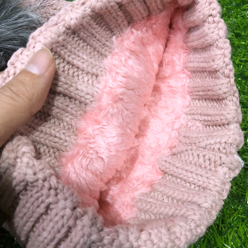 หมวกไหมพรมเนื้อนุ่ม Logo ช่วงปีกหมวก ด้านในบุขนอุ่น พร้อมส่ง