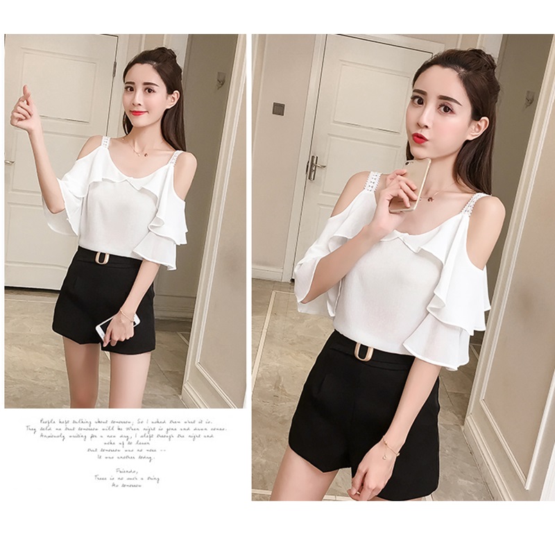 Blouse3714 เสื้อเว้าไหล่แขนระบาย สายบ่าลูกไม้ อกแต่งระบายเพิ่มความน่ารัก ผ้าชีฟองเกรดพรีเมียมเนื้อดีมีน้ำหนักนุ่มใส่สบาย งานสวยใส่ง่ายน่ารักมาก แมทช์กับอะไรก็เข้า **พร้อมส่งสีขาวสีเดียวค่ะ