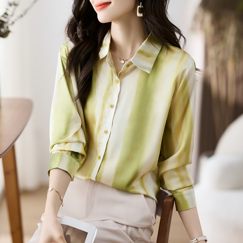 เสื้อเชิ้ตผู้หญิงแขนยาว เสื้อเชิ้ตผู้หญิงใส่ทํางาน 390 บาทต่อชิ้น ฟรีค่าจัดส่ง