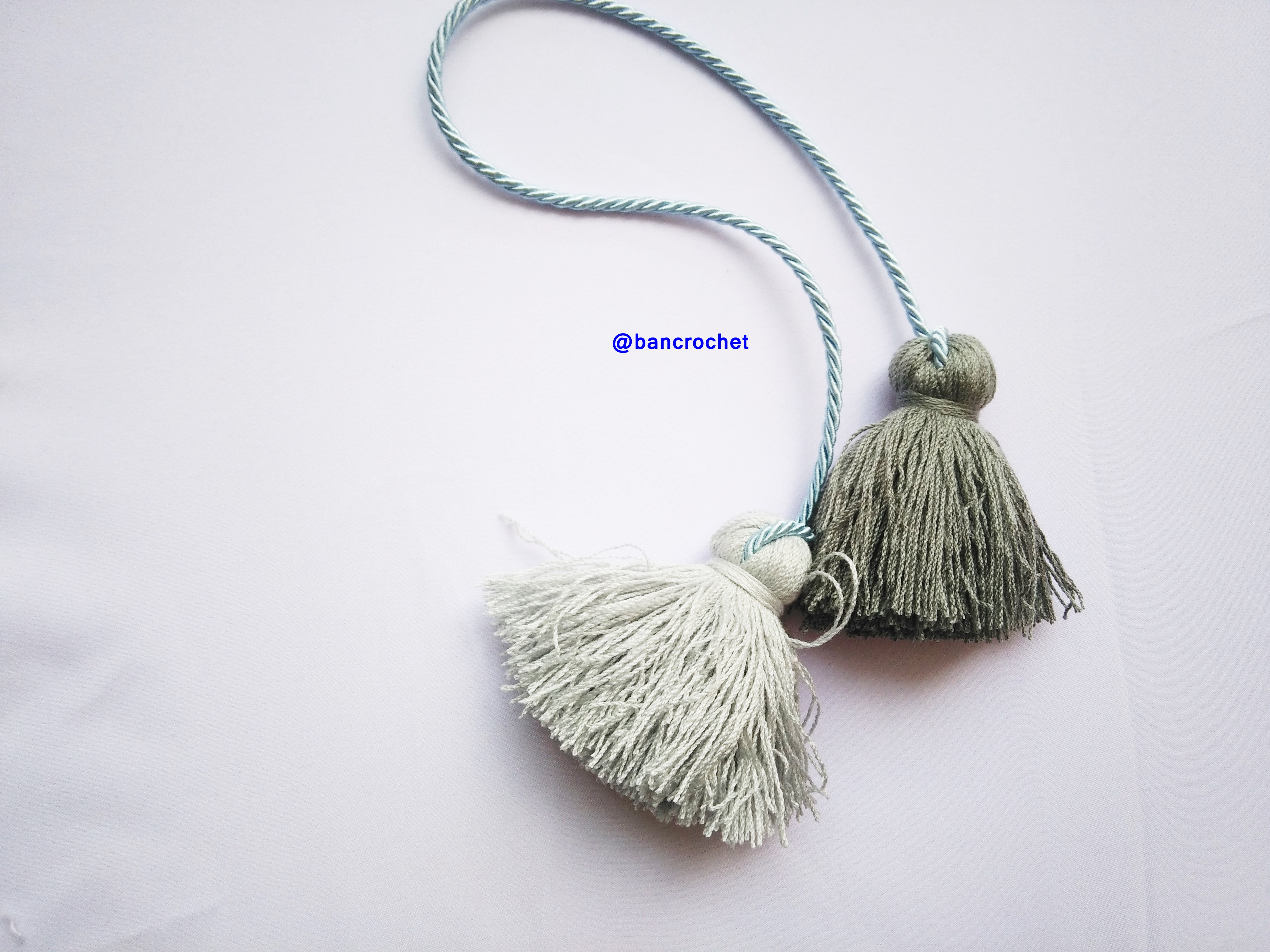 Bancrochet พู่ห้อยกระเป๋า/ที่ห้อยกระเป๋าแฮนด์เมด Tassels keychain hanging for bags หลากสี 4 นิ้ว