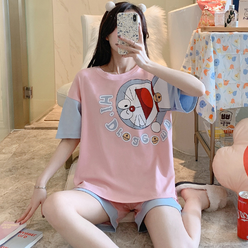 ชุดนอนผู้หญิง