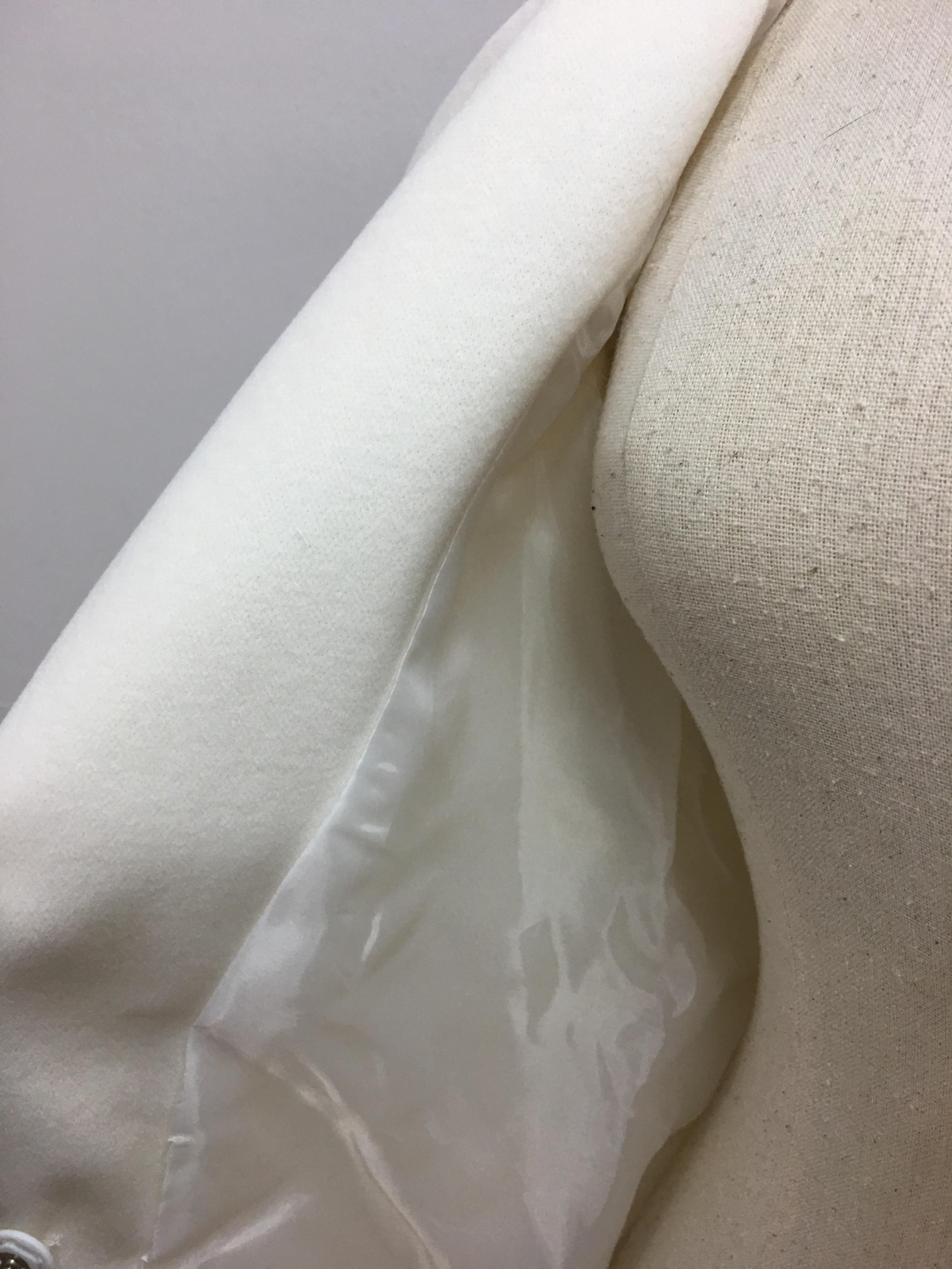 Over Coat ทรงโคล่ง ผ้าสำลีเนื้อเรียบสีขาว บุซับในกันลมกันหนาว พร้อมส่ง ขาว