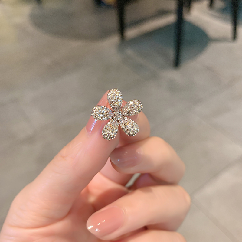 เข็มกลัด เข็มกลัดสวยๆ เข็มกลัดติดเสื้อ Brooch