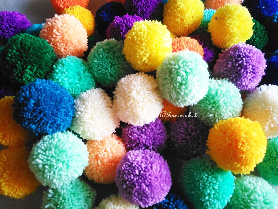 ปอมปอมไหมพรมคละสี 100 ลูก ขนาด 2 นิ้ว pompoms crochet หลากสี 2 นิ้ว