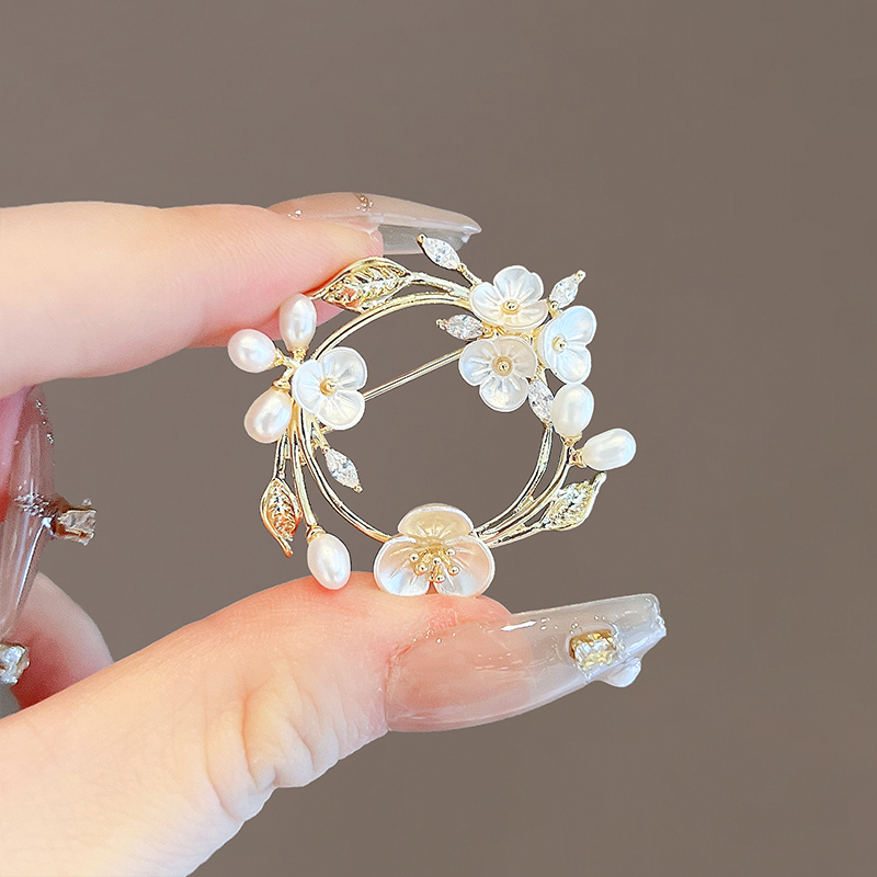 เข็มกลัด เข็มกลัดสวยๆ เข็มกลัดติดเสื้อ Brooch