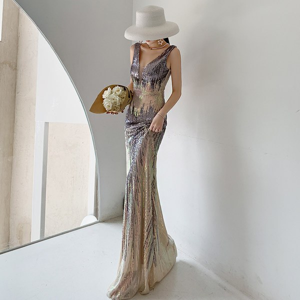 ชุดราตรี ชุดราตรีสวยหรู แบบ ทันสมัย Evening dress