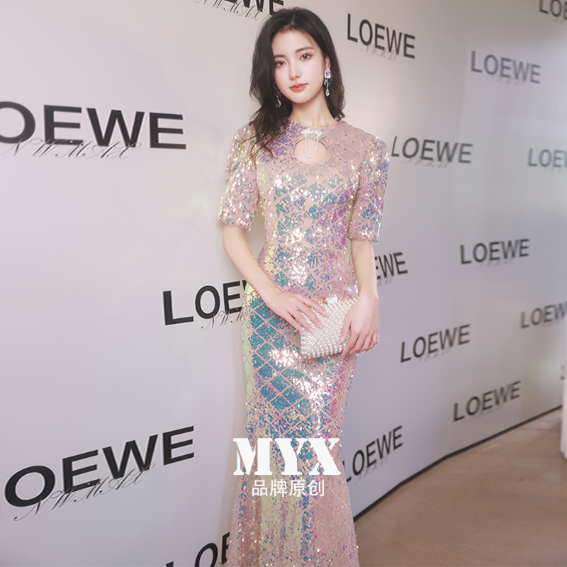 ชุดราตรี ชุดราตรีสวยหรู แบบ ทันสมัย Evening dress