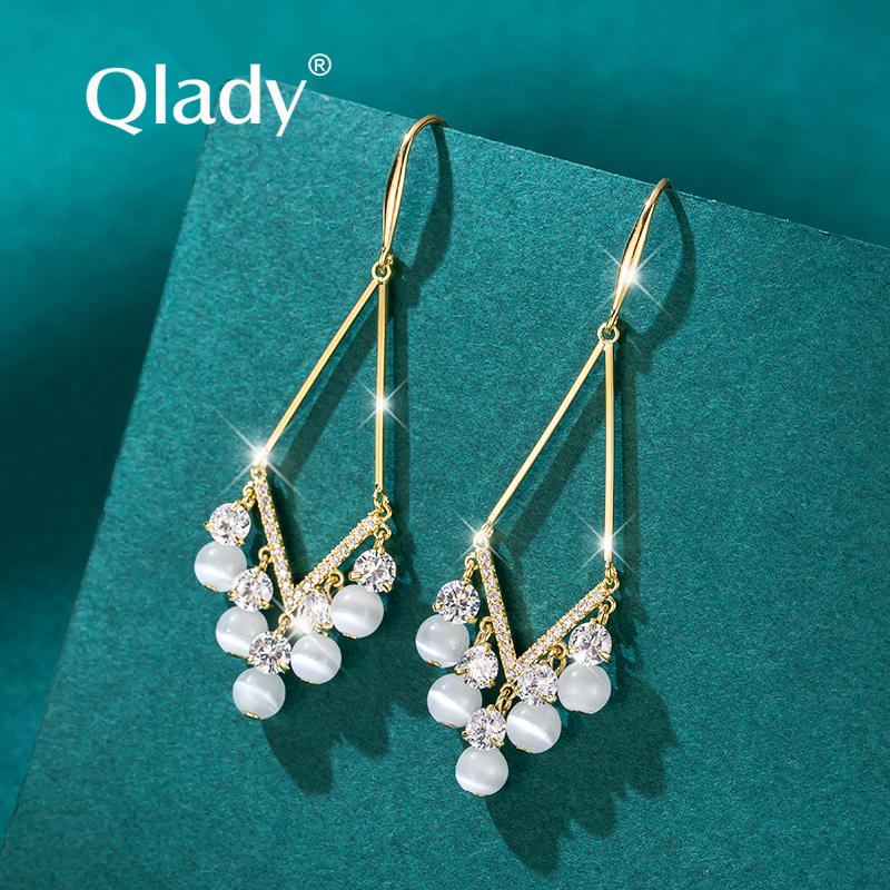 ต่างหู ตุ้มหูแฟชั่น By Qlady