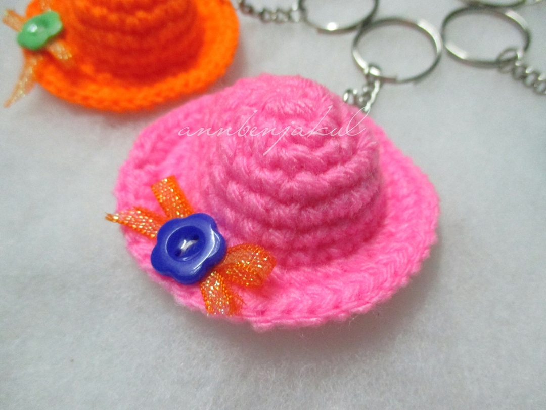 พวงกุญแจหมวกจิ๋ว