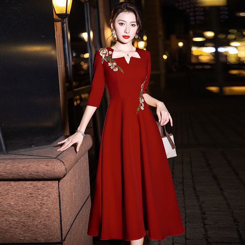 ชุดราตรี ชุดราตรีสวยหรู แบบ ทันสมัย Evening dress