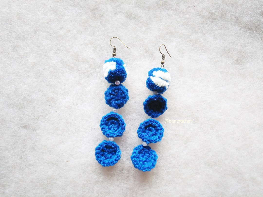 Bancrochet ต่างหูถักโครเชต์ crochet earrings สีน้ำเงิน 4-6 นิ้ว