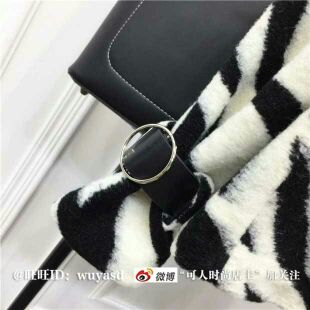 เสื้อกันหนาวขนลายม้าลาย แบบเก๋ งานดี ขนไม่หลุดง่าย ถ่ายจากงานจริง บุซับในกันลม พร้อมส่งจ้า ตามภาพเลยจ้า