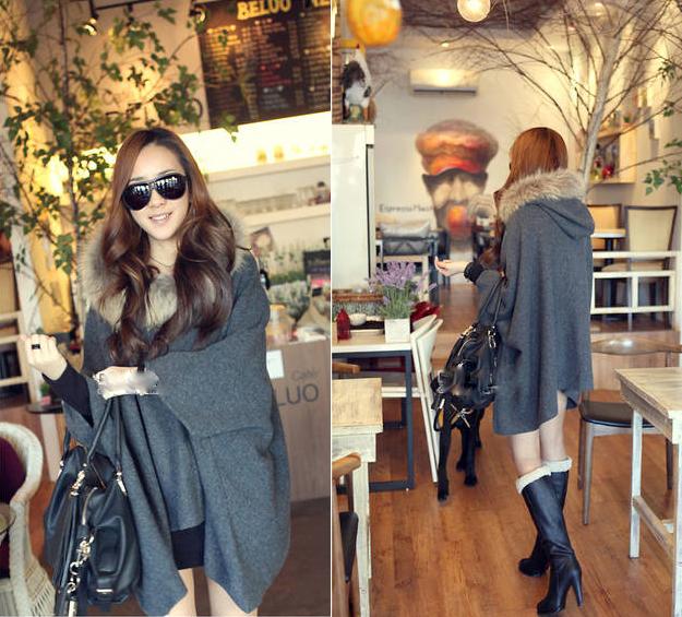 โค้ทกันหนาว ทรงโคล่ง แต่งขนเฟลอร์รอบฮูด ผ้าวูลเนื้อดี มีน้ำหนักทิ้งตัว