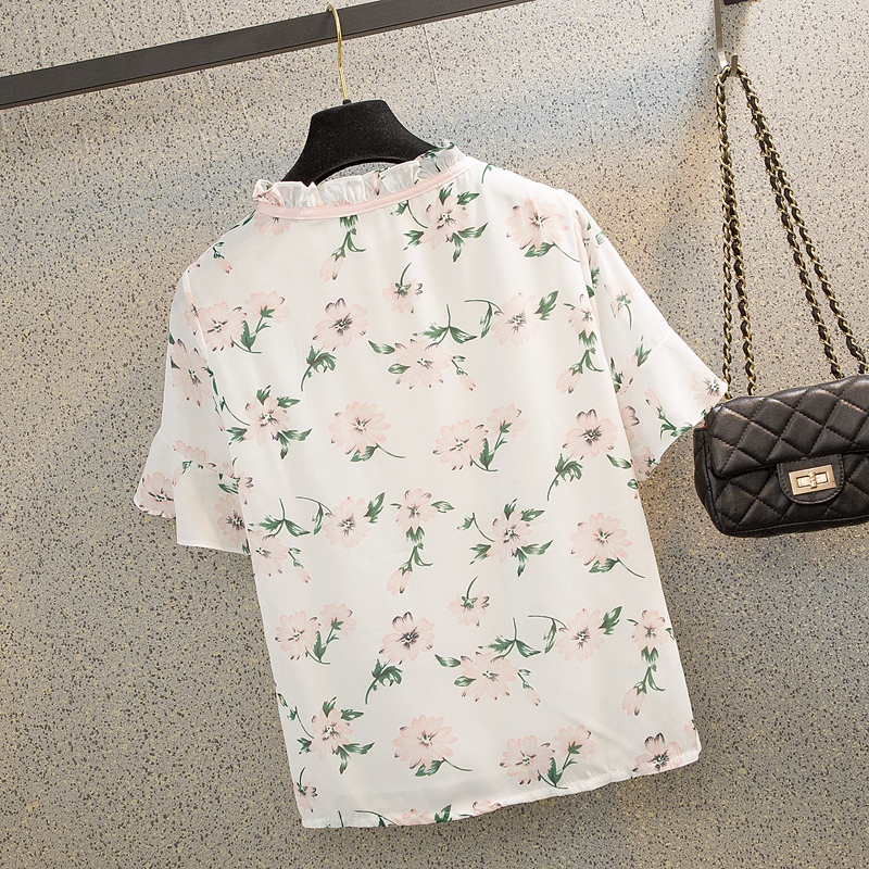 Blouse3788 เสื้อชีฟองสีครีมลายดอกไม้สีชมพู แต่งระบายที่คอ ช่วงอกและปลายแขน ผ้าชีฟองเกรดพรีเมียมเนื้อดีหนาสวย มีซับในอย่างดี งานสวยผ้านุ่มใส่สบาย แมทช์กับอะไรก็สวย