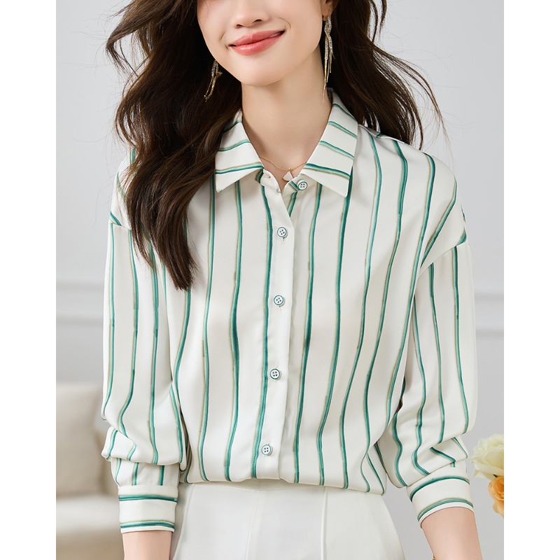 เสื้อเชิ้ตผู้หญิงแขนยาว เสื้อเชิ้ตผู้หญิงใส่ทํางาน 390 บาทต่อชิ้น ฟรีค่าจัดส่ง