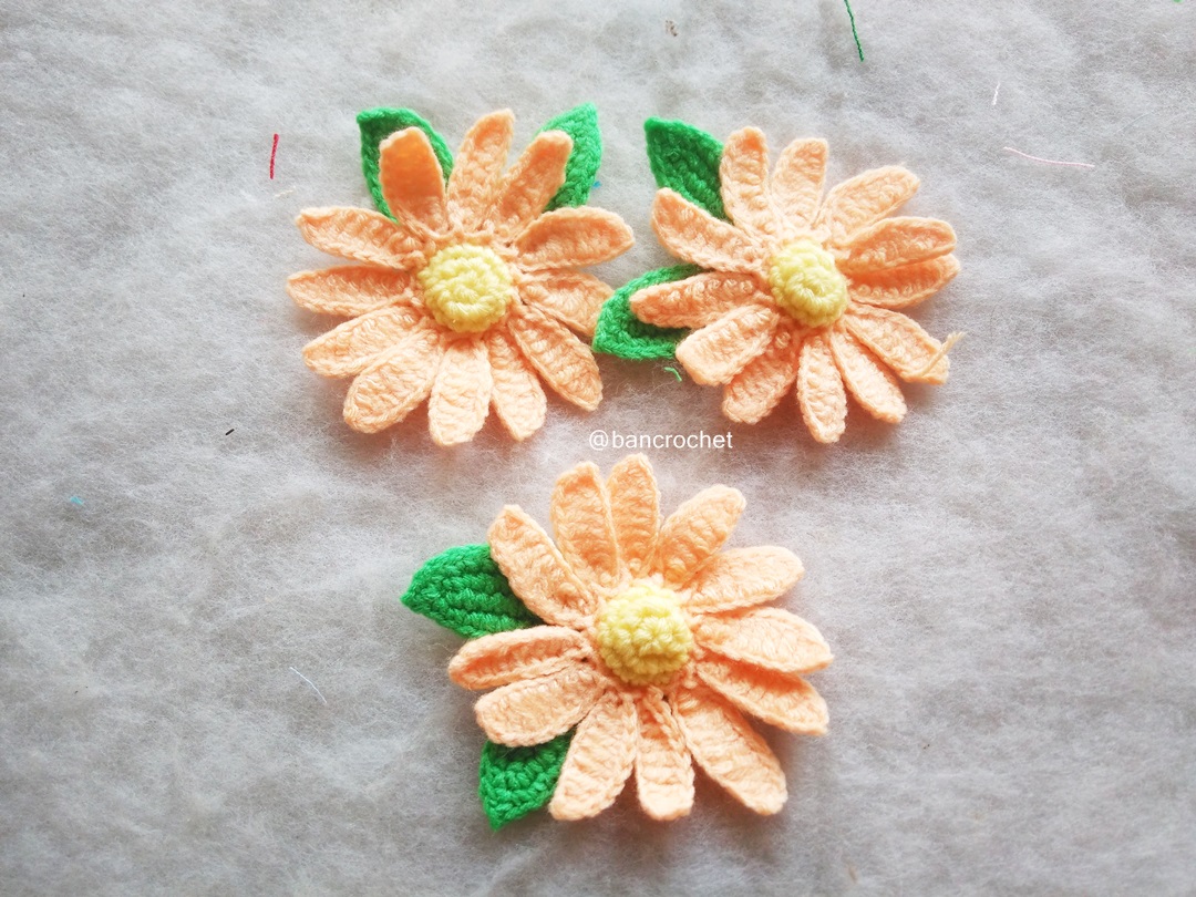 Bancrochet ดอกดาวกระจาย Sulfur Cosmos flowers สีส้มอ่อน 3 นิ้ว