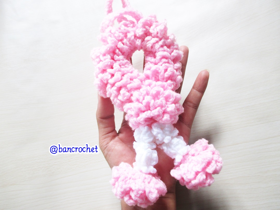 Bancrochet พวงมาลัยถักโครเชต์ Crochet Thai Garland ชมพู 6*5*4 inch