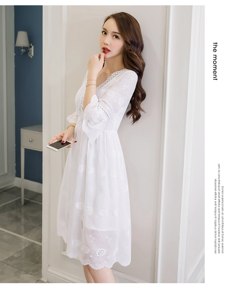Dress4720 เดรสยาวชีฟองสีขาวปักลูกไม้ลายดอกทั้งตัว คอวีแต่งเชือกผูกไขว้ แขนยาวสี่ส่วนระบายแต่งลูกไม้ ซิปข้าง เอวสม็อคยางยืด ผ้าชีฟองเกรดพรีเมียมเนื้อดีนุ่มน่าใส่ มีซับในอย่างดี งานสวยหรูดีเทลดีงามดูสวยแพง ใส่เที่ยว/ใส่ออกงานได้