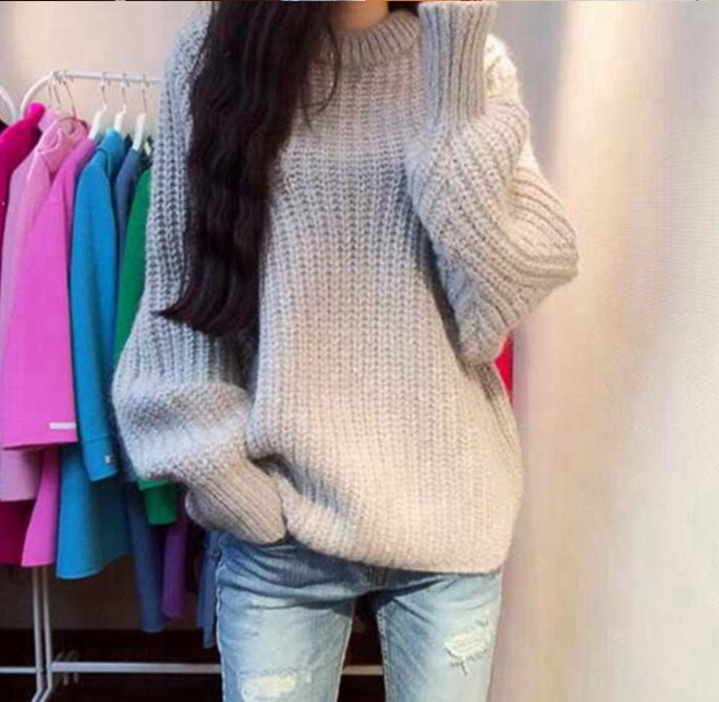 Sweater เสื้อไหมพรมถัก มีประกายวิ้งๆ ในตัว สีเทา ใส่ตัวเดี๋ยวได้เลยเก๋ๆ ยืดได้เยอะ น่ารักมากจ้าา สีเทา