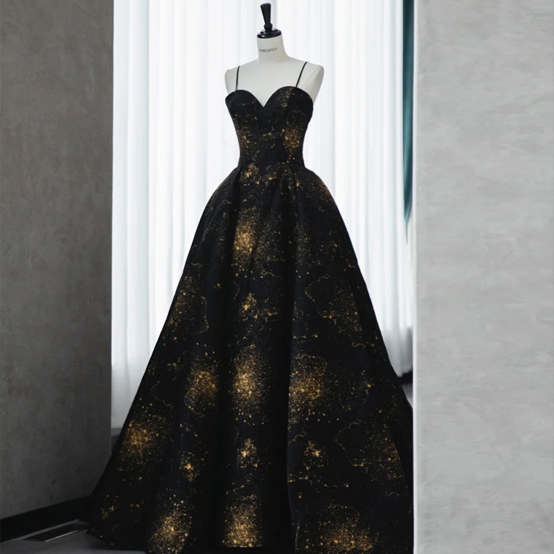 ชุดราตรี ชุดราตรีสวยหรู แบบ ทันสมัย Evening dress
