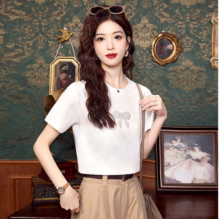 เสื้อเชิ้ตผู้หญิงใส่ทํางาน 390 บาทต่อชิ้น ฟรีค่าจัดส่ง