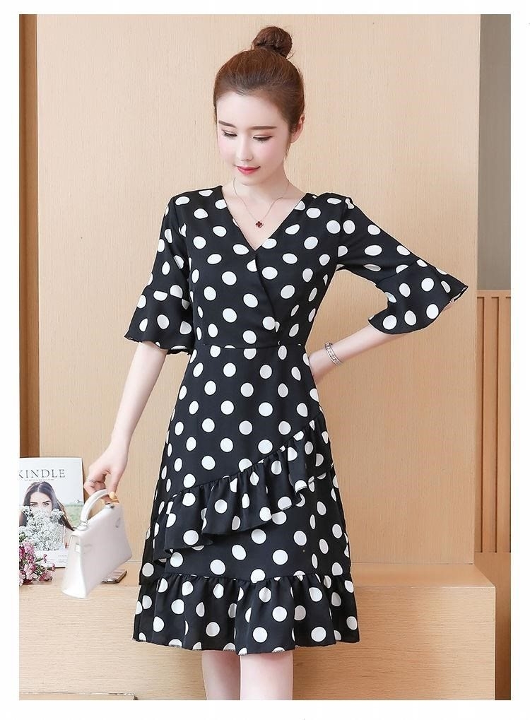 Dress4618 เดรสลายวงกลมชายระบาย ผ้าไมโครเนื้อดีมีน้ำหนักทิ้งตัว ทรงคอวีป้ายใส่แล้วดูผอมเพรียว งานดีทรงดีเรียบหรู