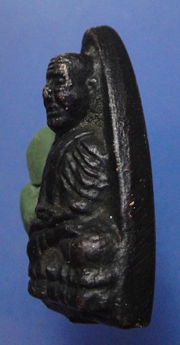 หลวงปู่ทวดหลังเตารีด วัดคอกหมู