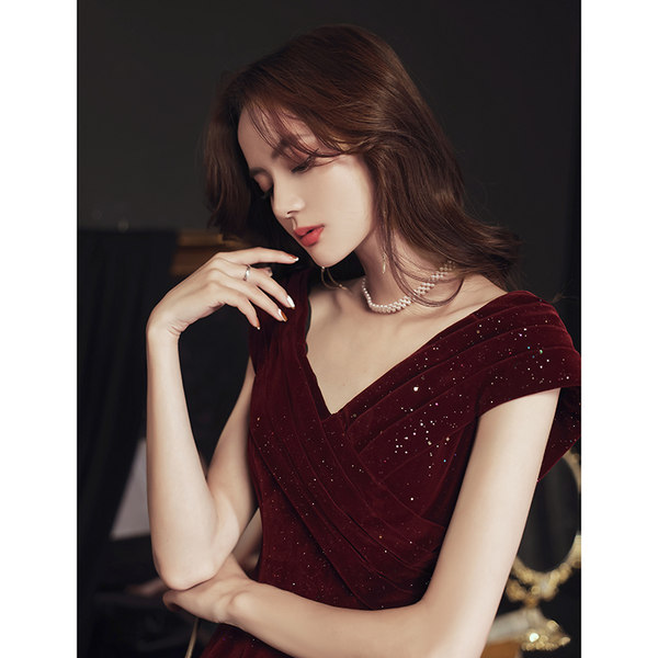 ชุดราตรี ชุดราตรีสวยหรู แบบ ทันสมัย Evening dress