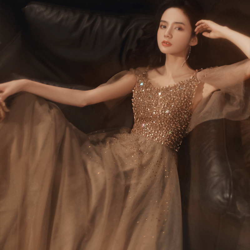 ชุดราตรี ชุดราตรีสวยหรู แบบ ทันสมัย Evening dress