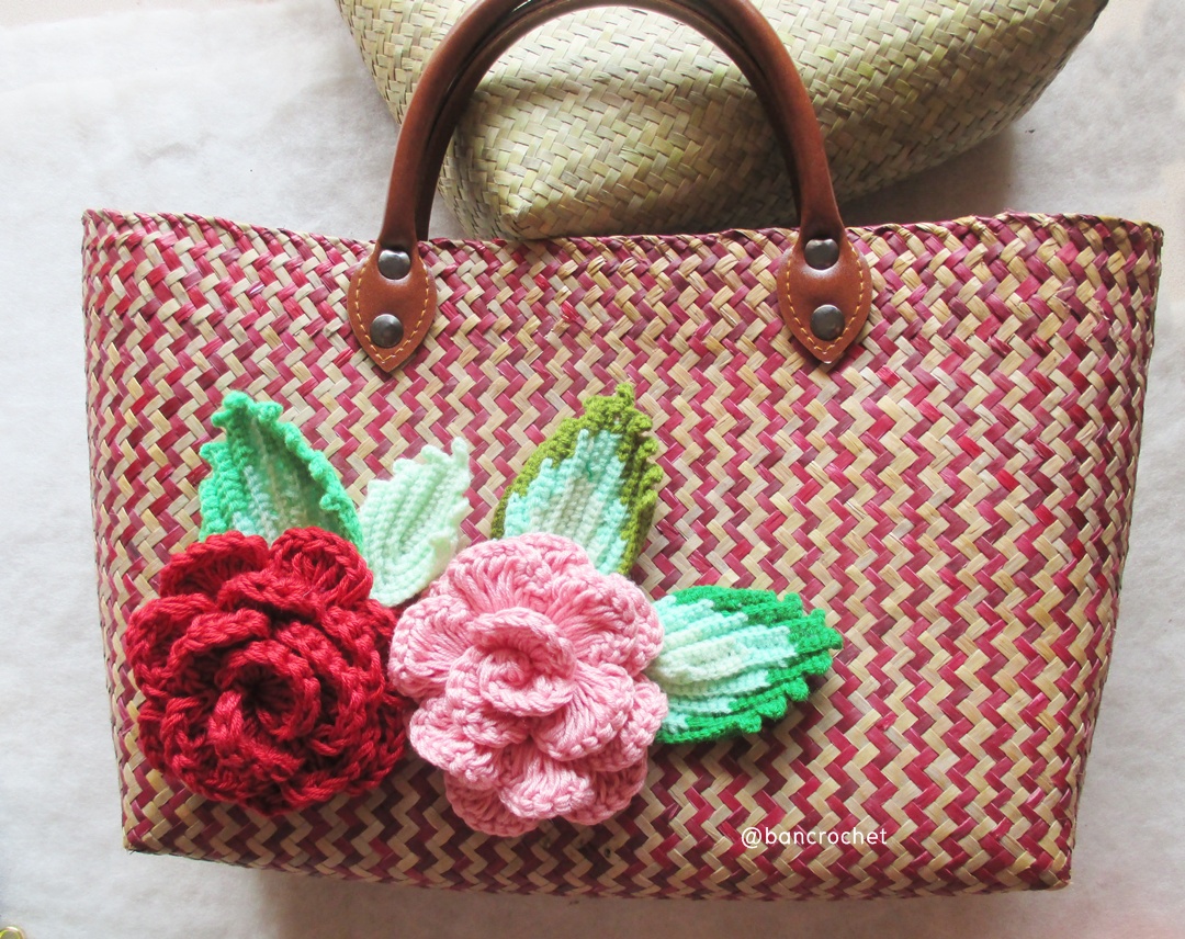 bancrochet กระเป๋ากระจูดสาน ประดับดอกไม้ ขนาด 10*14*5*15 นิ้ว basket weave bags ธรรมชาติ 10*14*5*15 นิ้ว